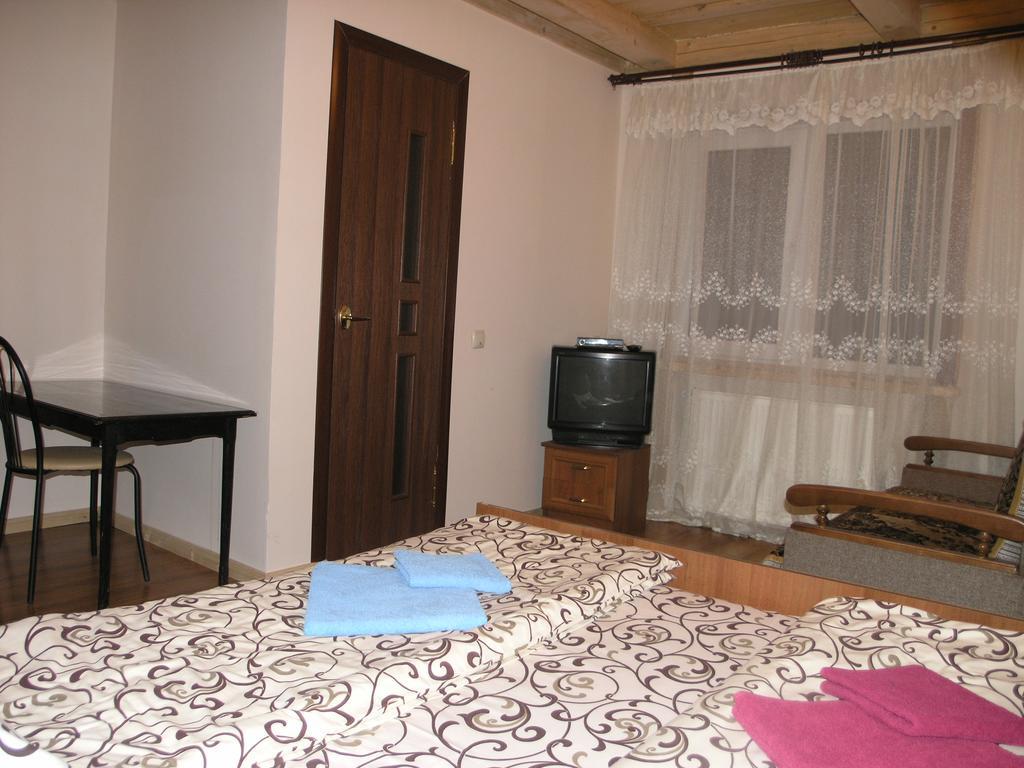 Arnika Tatariv Hotel Exterior photo
